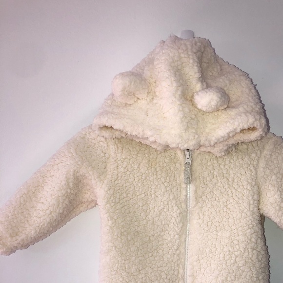 Hooded sweater